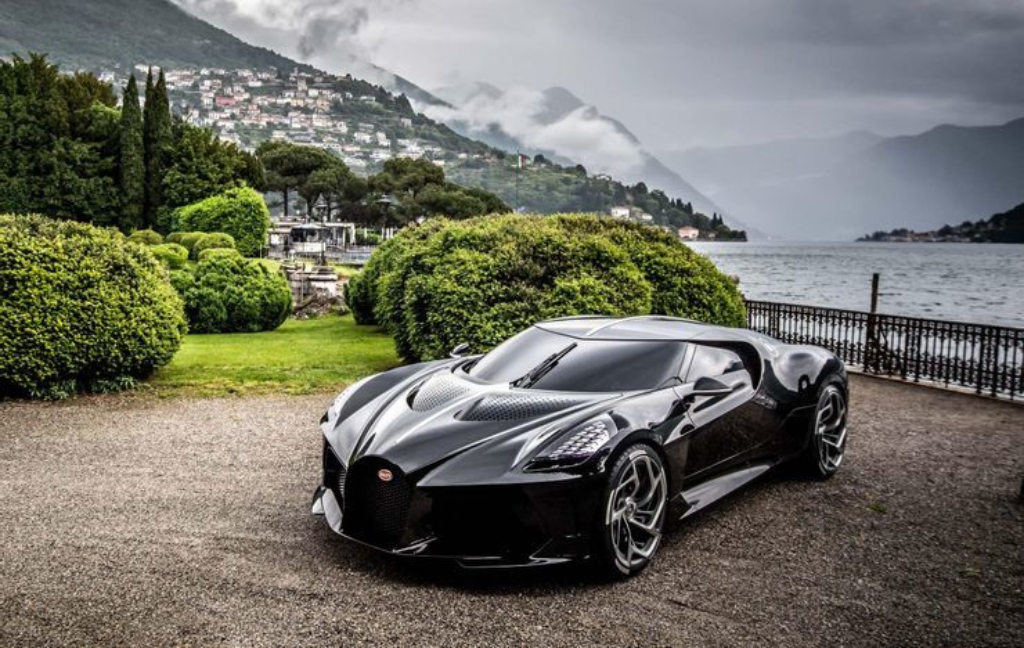 Siêu xe Bugatti La Voiture Noire phiên bản đắt nhất thế giới
