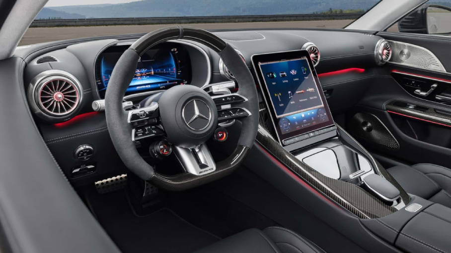 Thiết kế nội thất Mercedes-AMG GT 2024